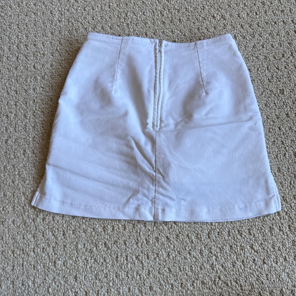 White mini skort - Picture 2 of 4